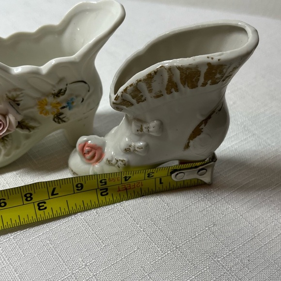 Vintage Floral Porcelain Shoe Figurines Set. Japan (2). Set of three - Picture 8 of 10
